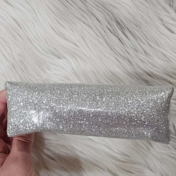 Victoria's secret sparkly silver  mini  make up  bag - Picture 5 of 8